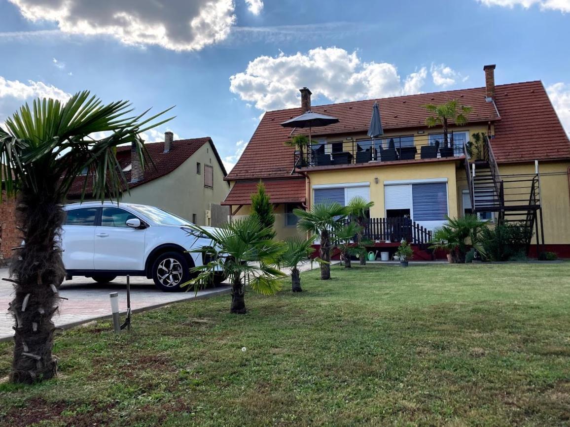 Rozé Vendégház Villány Esterno foto